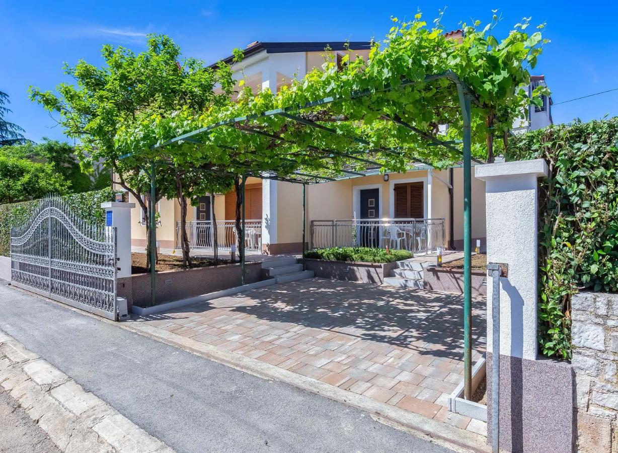 Rino Apartment Porec Exterior photo