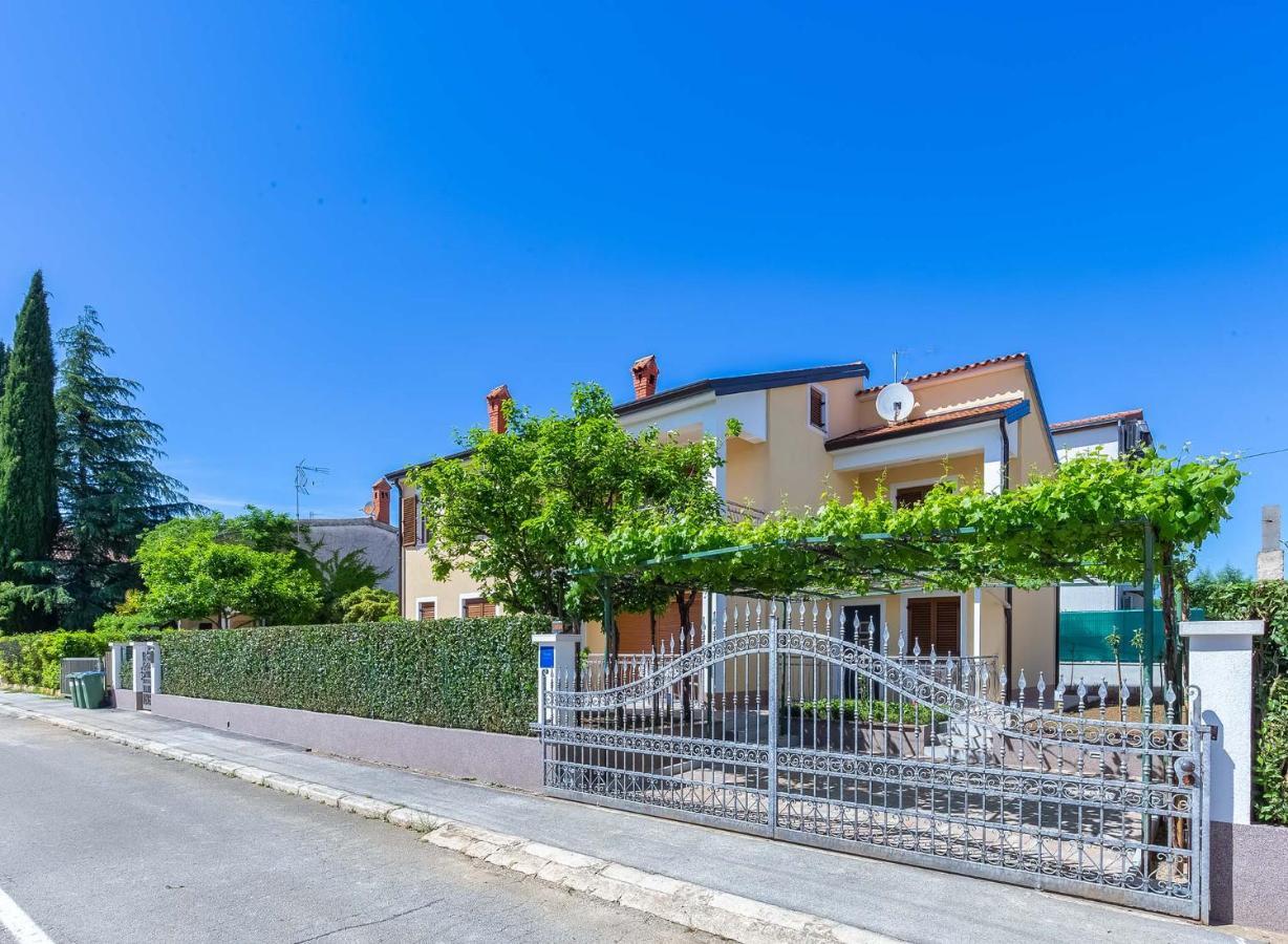 Rino Apartment Porec Exterior photo