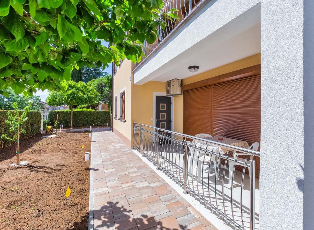 Rino Apartment Porec Exterior photo